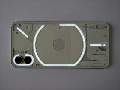 Nothing Phone (2)