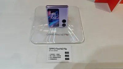 Oppo Find N2 Flip smartphone