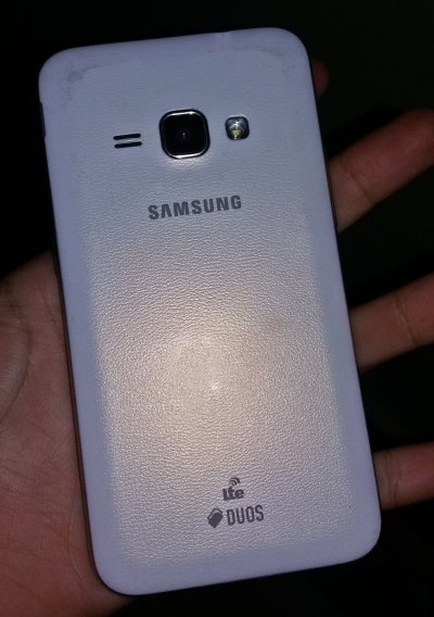 Samsung Galaxy J1 (2016)