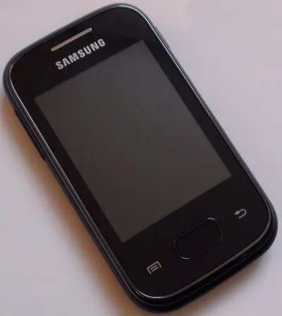 Samsung Galaxy Pocket (GT-S5300) smartphone