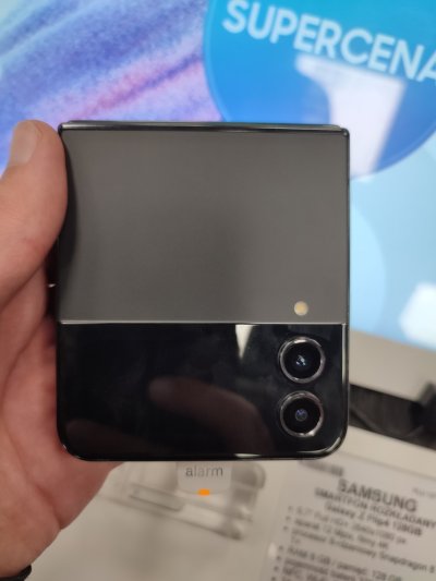 Samsung Galaxy Z Flip 4
