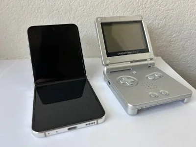 Samsung Galaxy Z Flip5 smartphone