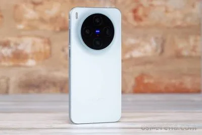 Vivo X500 smartphone