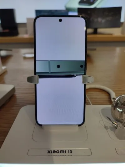 Xiaomi 13 smartphone